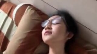 Bokep Terbaru Ngewe Cewek Kacamata Crot Dimuka