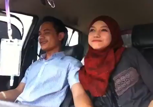 Supir Taxi Grepe Cewe Hijab Sampe Merintih